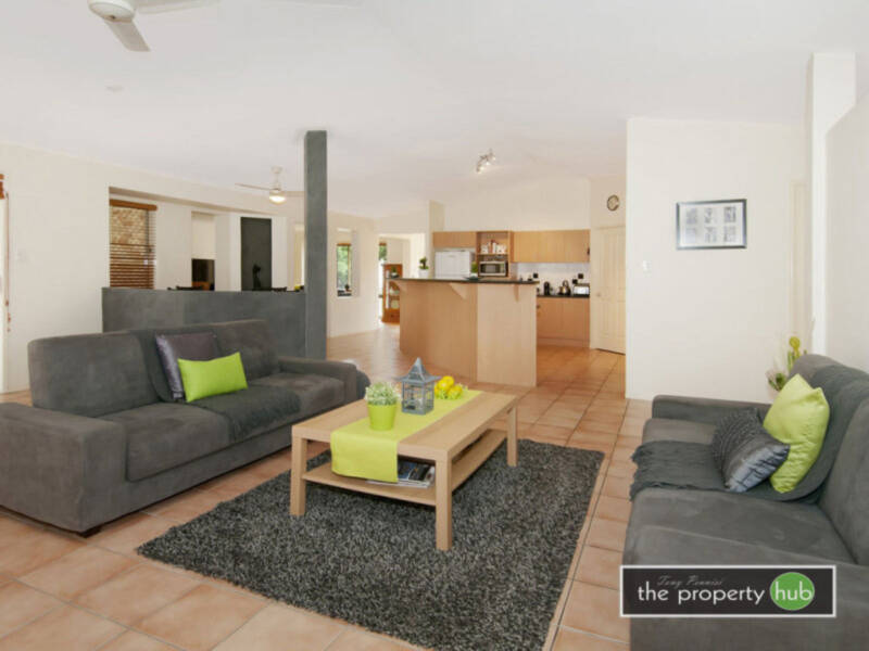 30 Mountain View Crescent, Mount Warren Park, QLD 4207 AUS
