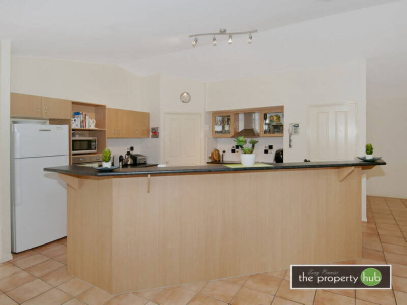 30 Mountain View Crescent, Mount Warren Park, QLD 4207 AUS