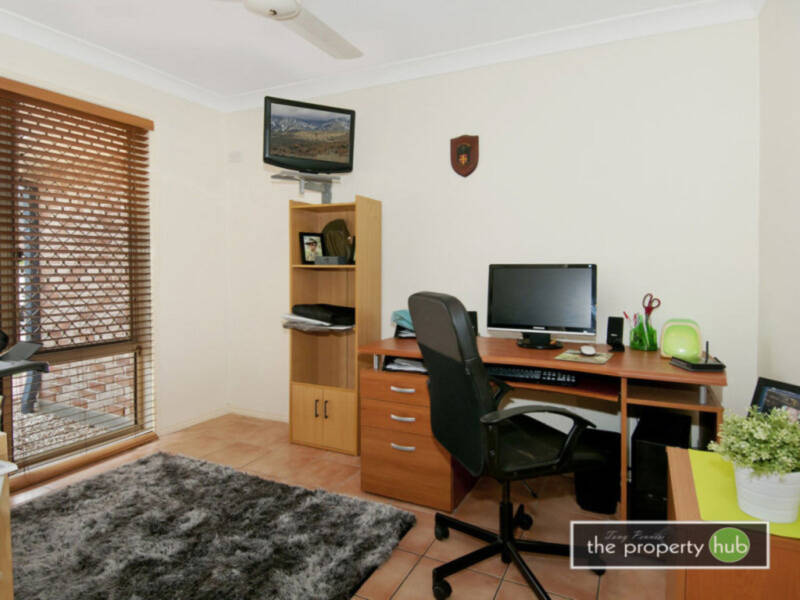 30 Mountain View Crescent, Mount Warren Park, QLD 4207 AUS