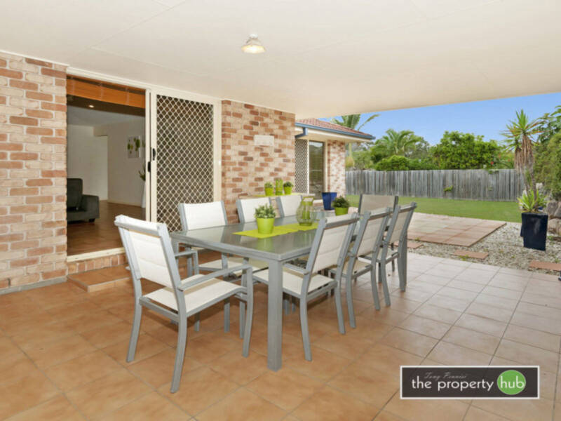 30 Mountain View Crescent, Mount Warren Park, QLD 4207 AUS