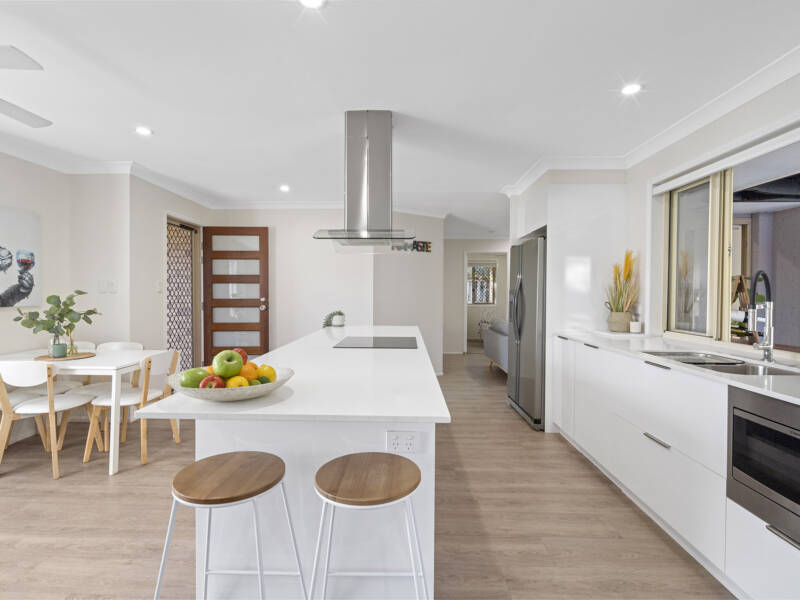 24 Allenby Crescent, Windaroo, QLD 4207 AUS