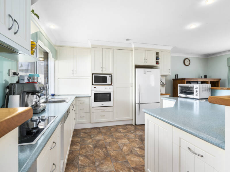 10 Yvonne Crescent, Mount Warren Park, QLD 4207 AUS