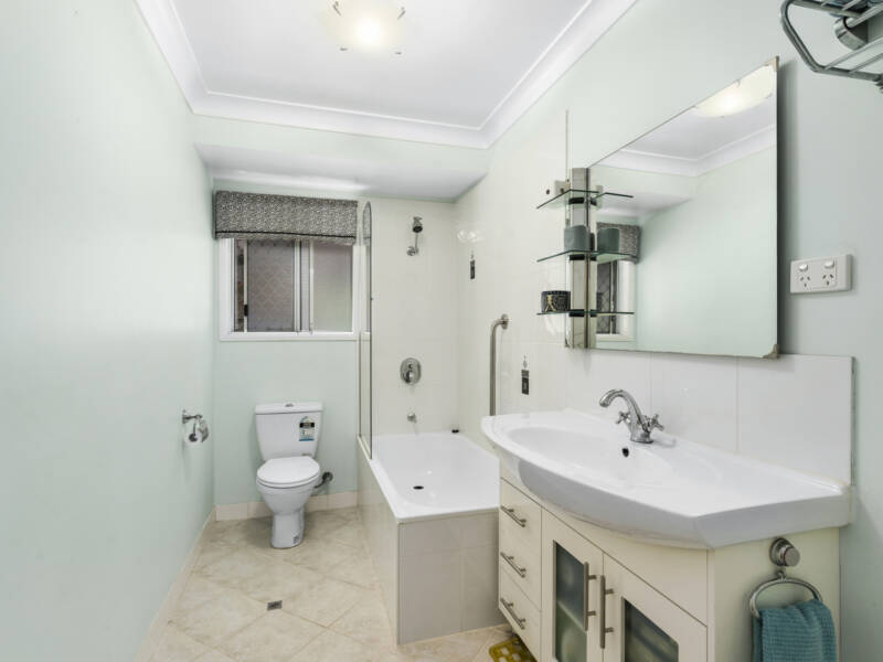 10 Yvonne Crescent, Mount Warren Park, QLD 4207 AUS
