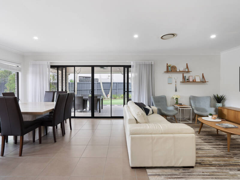 12 The Avenue, Windaroo, QLD 4207 AUS
