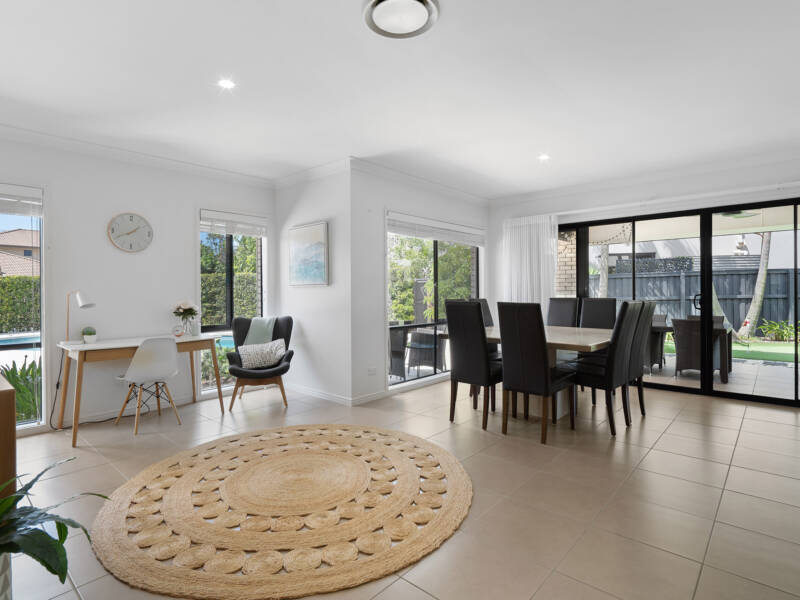 12 The Avenue, Windaroo, QLD 4207 AUS