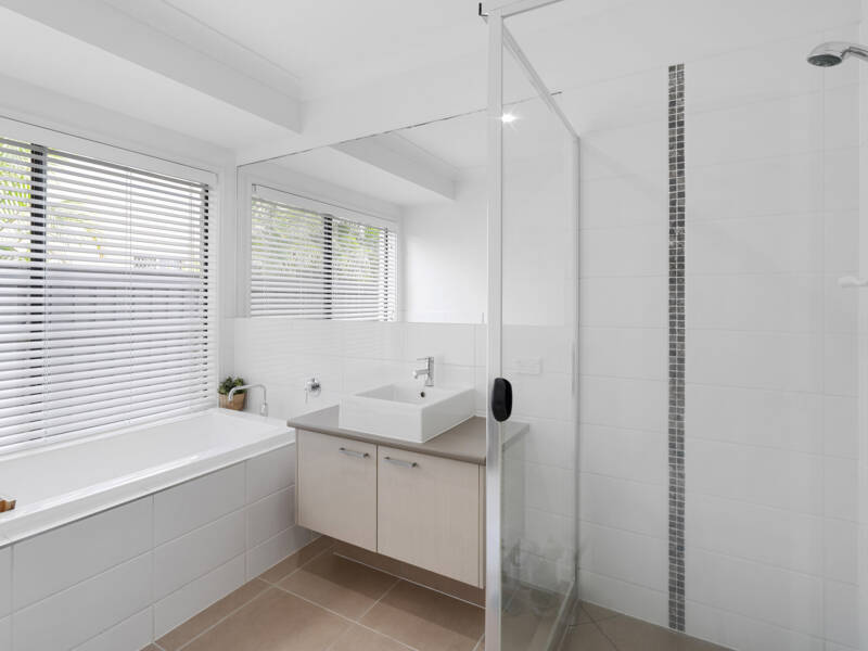 12 The Avenue, Windaroo, QLD 4207 AUS
