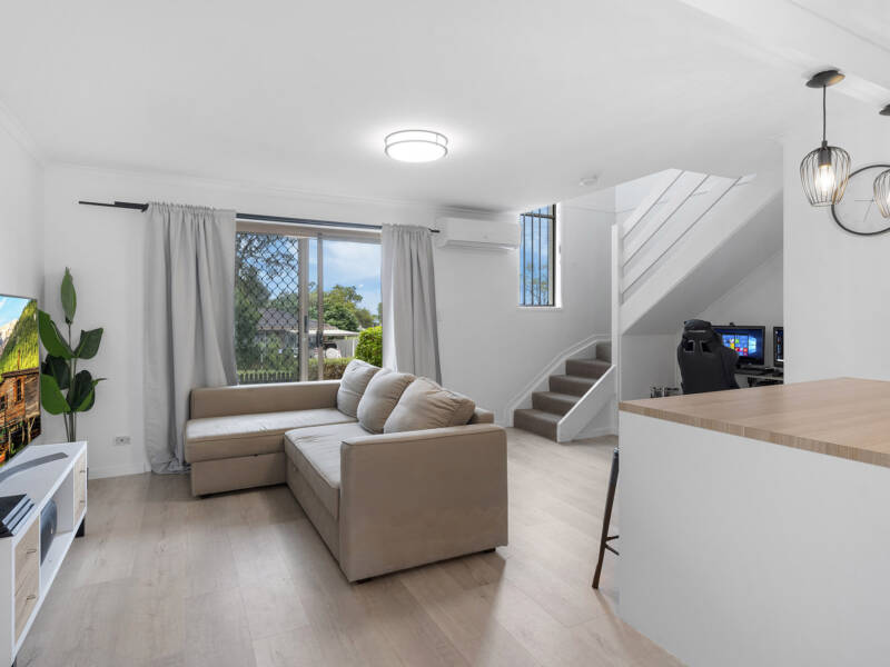 2/9 Quinton Court, Mount Warren Park, QLD 4207 AUS