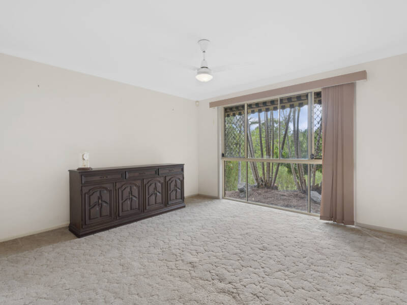 74 Yvonne Crescent, Mount Warren Park, QLD 4207 AUS