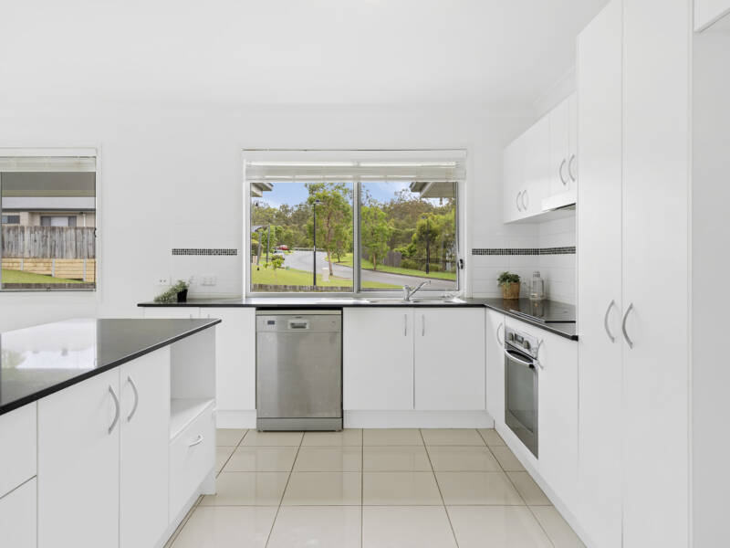 8 Meander Circuit, Holmview, QLD 4207 AUS