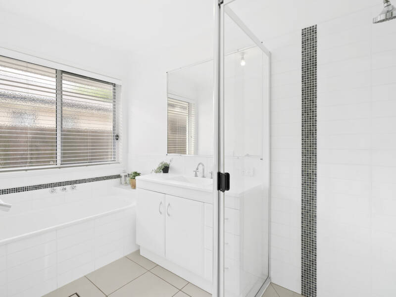 8 Meander Circuit, Holmview, QLD 4207 AUS