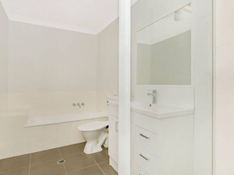 19 Susan Godfrey Drive, Windaroo, QLD 4207 AUS