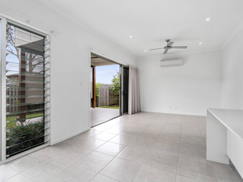 10/1-5 Anna Louise Terrace, Windaroo, QLD 4207 AUS