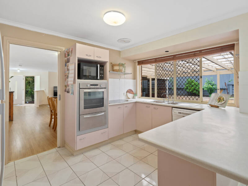 1 Lyn Court, Mount Warren Park, QLD 4207 AUS