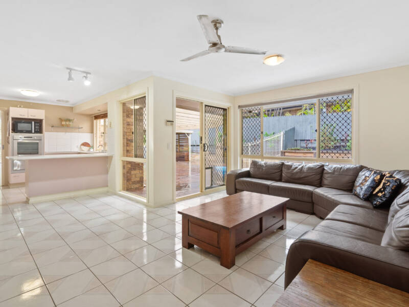1 Lyn Court, Mount Warren Park, QLD 4207 AUS