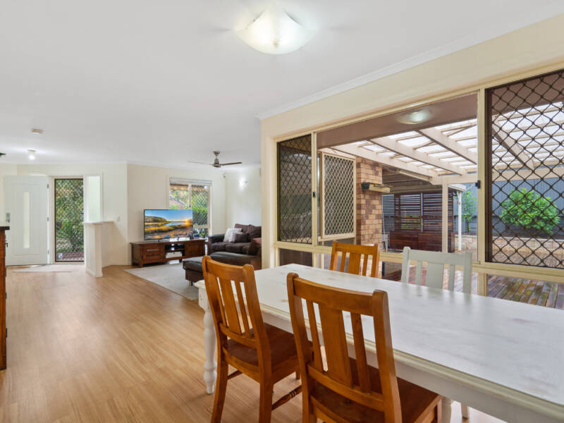 1 Lyn Court, Mount Warren Park, QLD 4207 AUS