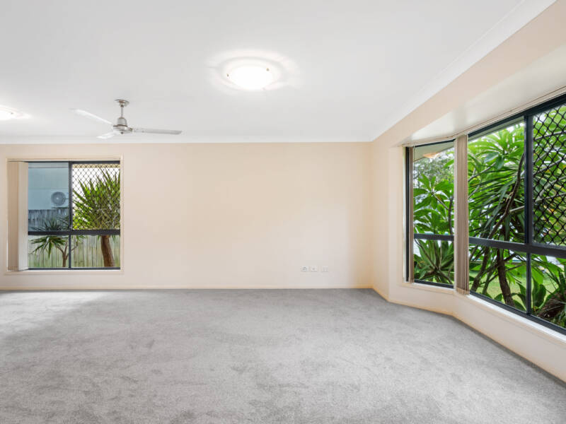 25 Mountain View Crescent, Mount Warren Park, QLD 4207 AUS