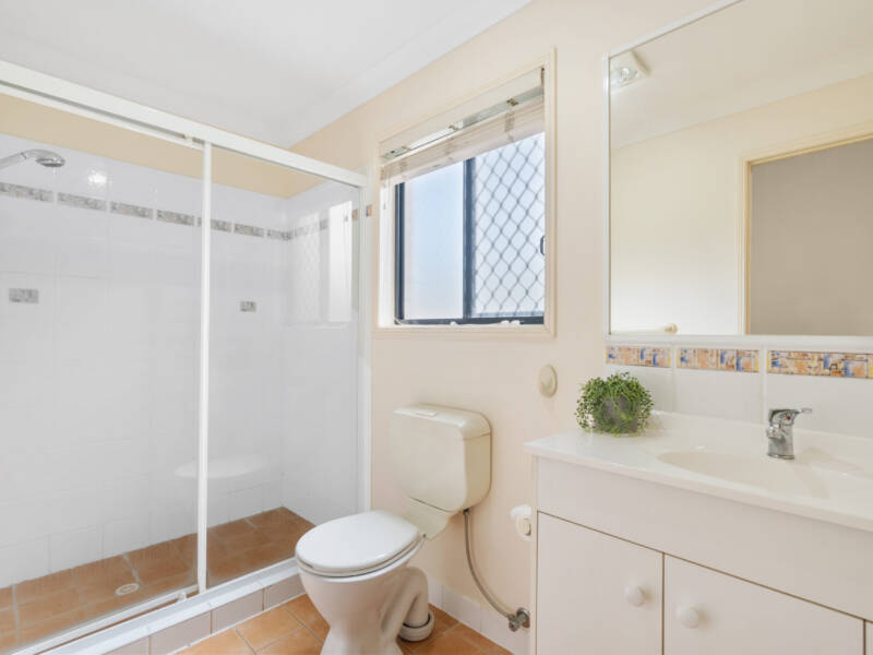 25 Mountain View Crescent, Mount Warren Park, QLD 4207 AUS