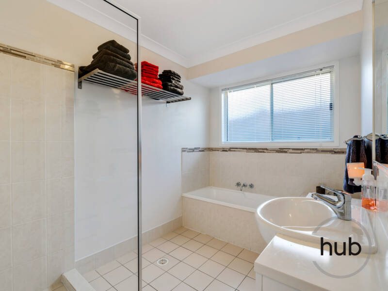23 Laura Anne Drive, Windaroo, QLD 4207 AUS