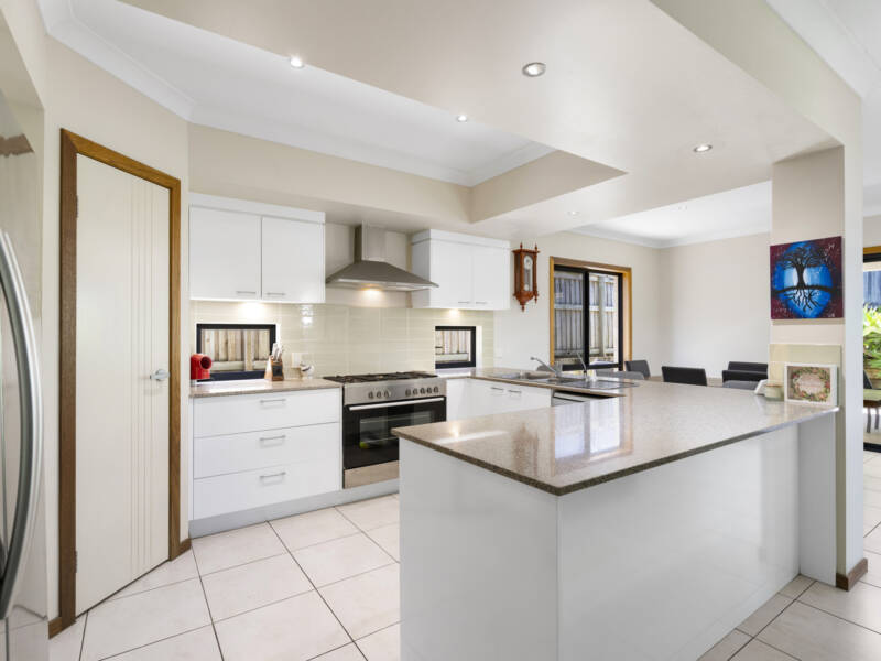 38 Long Island Drive, Windaroo, QLD 4207 AUS