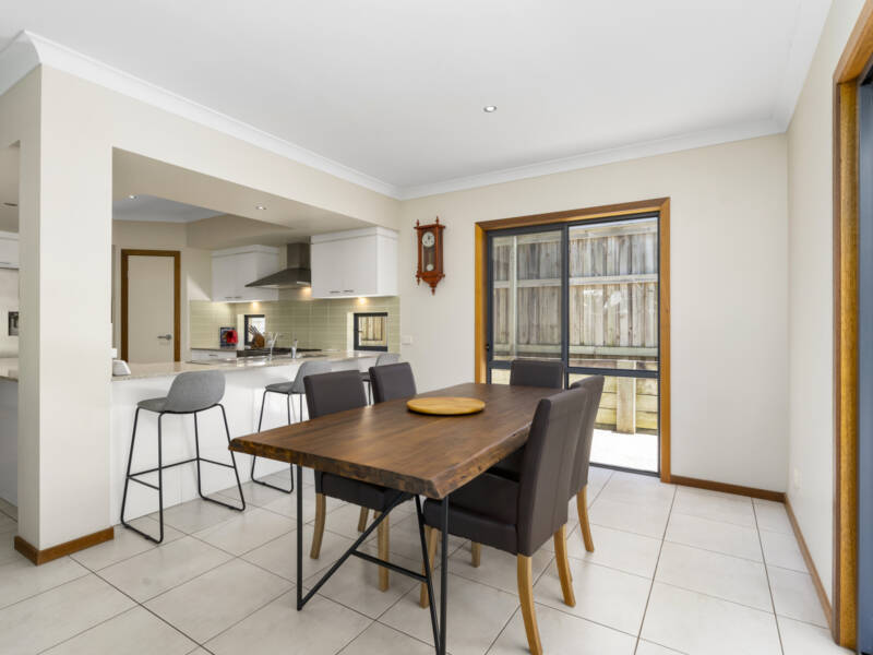 38 Long Island Drive, Windaroo, QLD 4207 AUS