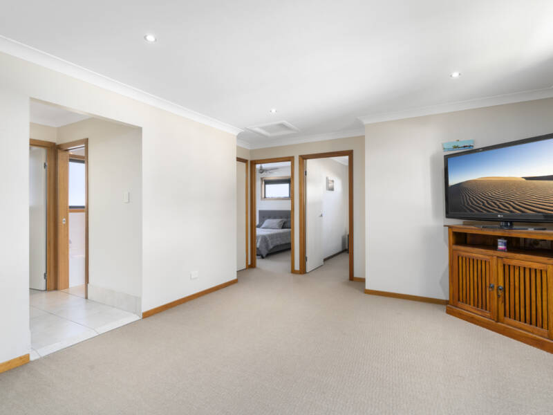 38 Long Island Drive, Windaroo, QLD 4207 AUS