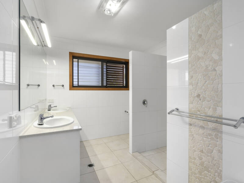 38 Long Island Drive, Windaroo, QLD 4207 AUS