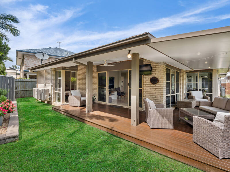 1 Lakeside Court, Windaroo, QLD 4207 AUS