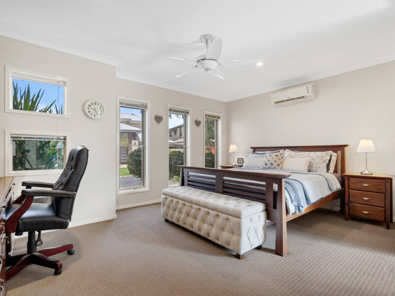 1 Lakeside Court, Windaroo, QLD 4207 AUS