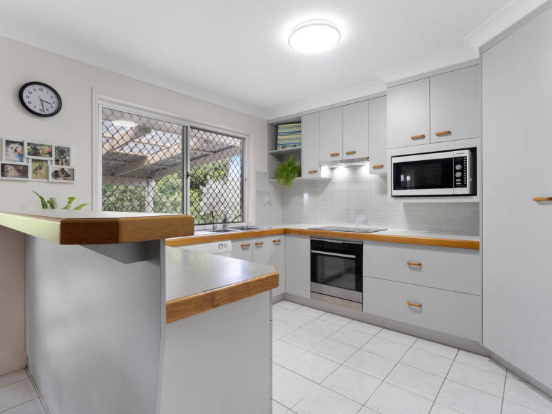 9 Wantana Crescent, Edens Landing, QLD 4207 AUS