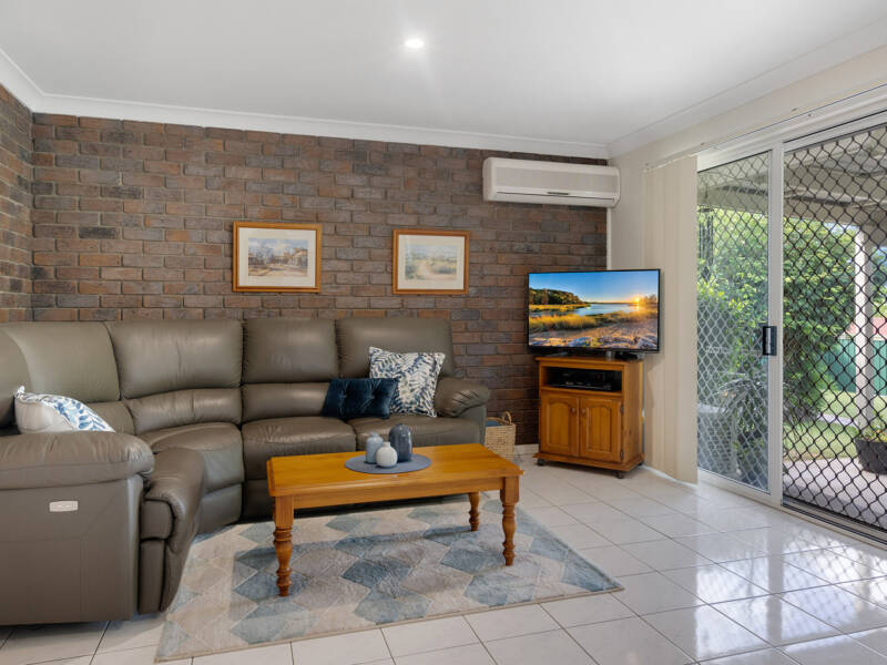 9 Wantana Crescent, Edens Landing, QLD 4207 AUS