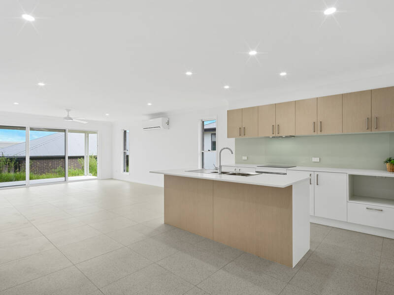 10 Octagonal Crescent, Beaudesert, QLD 4285 AUS