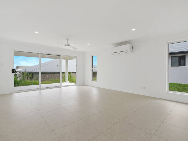 10 Octagonal Crescent, Beaudesert, QLD 4285 AUS