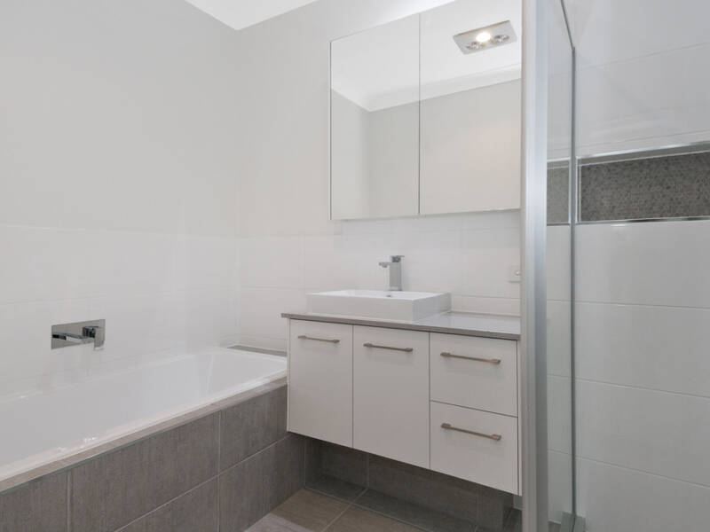 11/1-5 Anna Louise Tce, Windaroo, QLD 4207 AUS