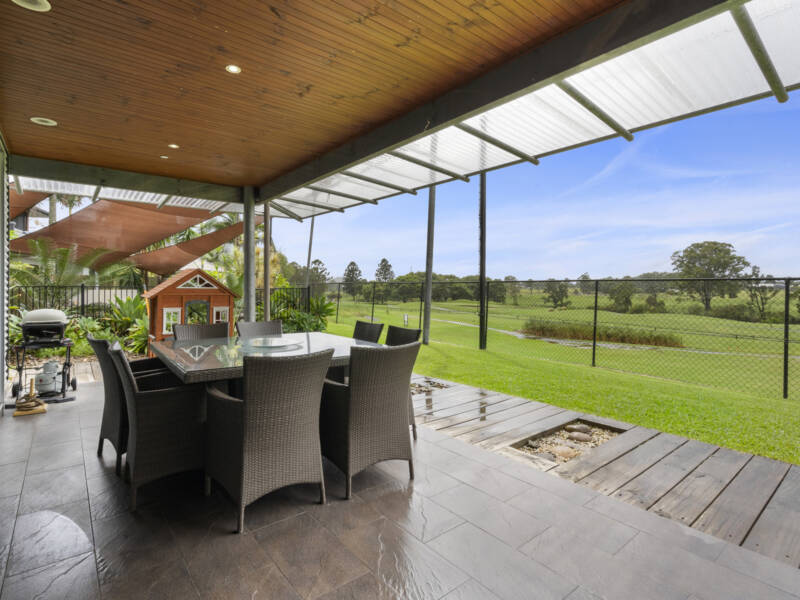 8 Riverside Terrace, Windaroo, QLD 4207 AUS