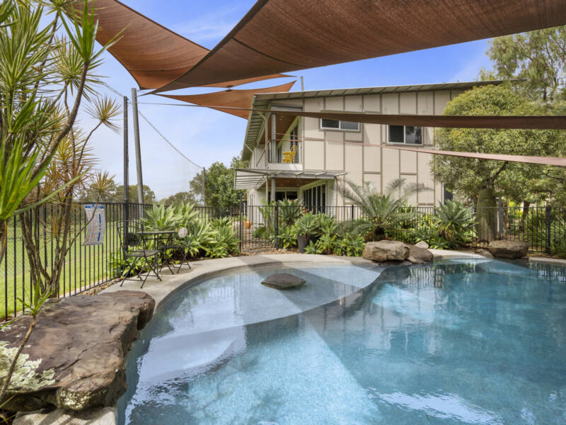 8 Riverside Terrace, Windaroo, QLD 4207 AUS