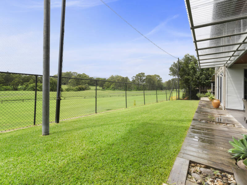 8 Riverside Terrace, Windaroo, QLD 4207 AUS