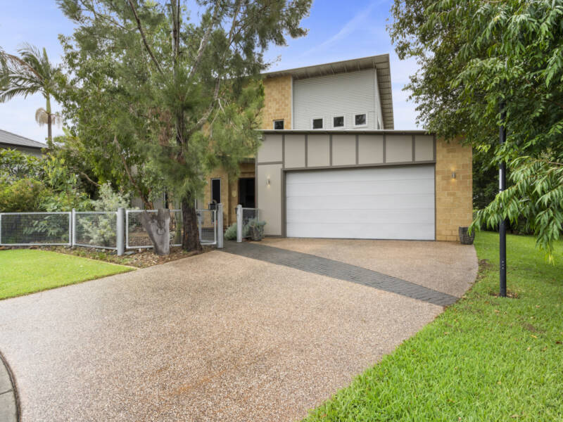 8 Riverside Terrace, Windaroo, QLD 4207 AUS