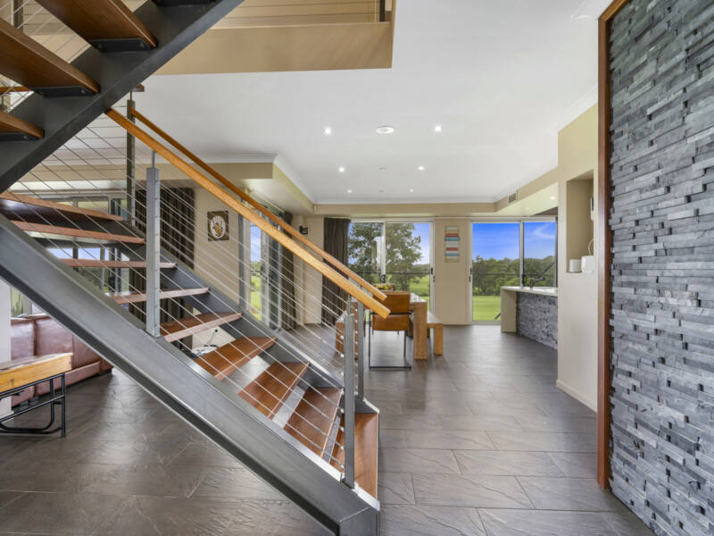 8 Riverside Terrace, Windaroo, QLD 4207 AUS