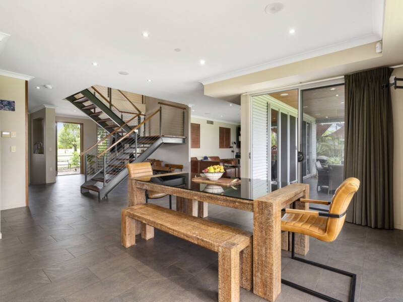 8 Riverside Terrace, Windaroo, QLD 4207 AUS