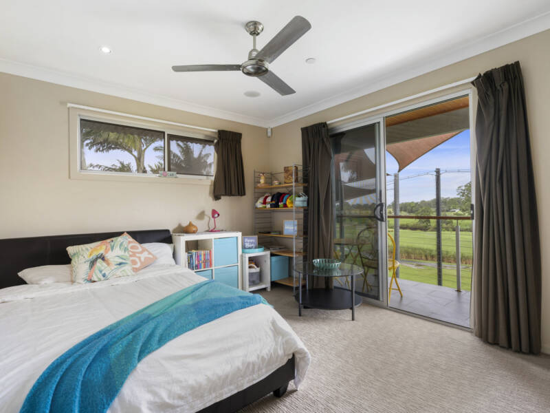 8 Riverside Terrace, Windaroo, QLD 4207 AUS