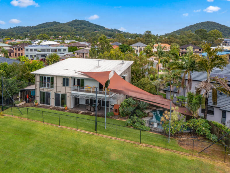 8 Riverside Terrace, Windaroo, QLD 4207 AUS