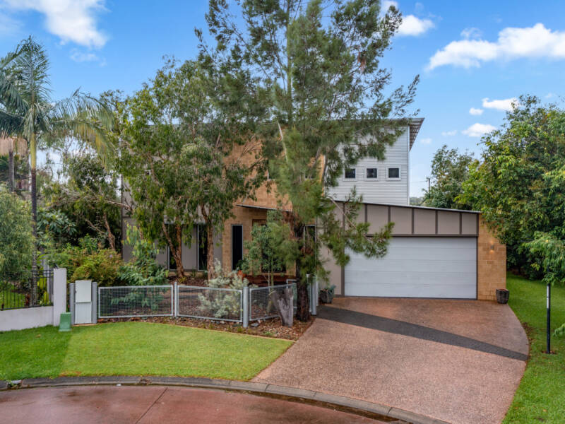 8 Riverside Terrace, Windaroo, QLD 4207 AUS