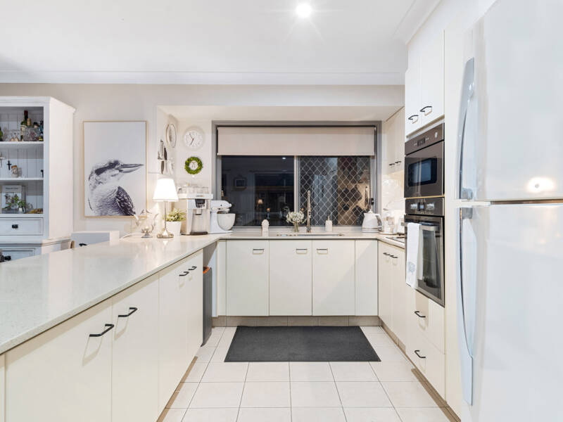 16 Maclagen Street, Ormeau, QLD 4208 AUS