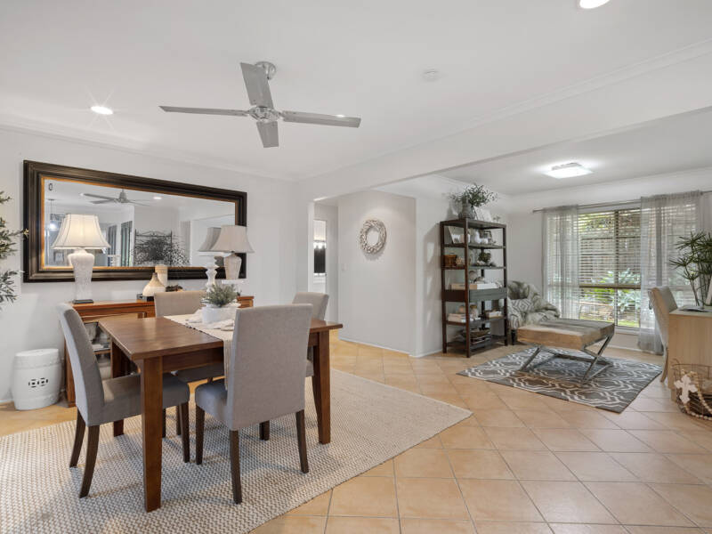4 Lena Place, Windaroo, QLD 4207 AUS