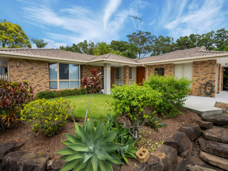 4 Lena Place, Windaroo, QLD 4207 AUS