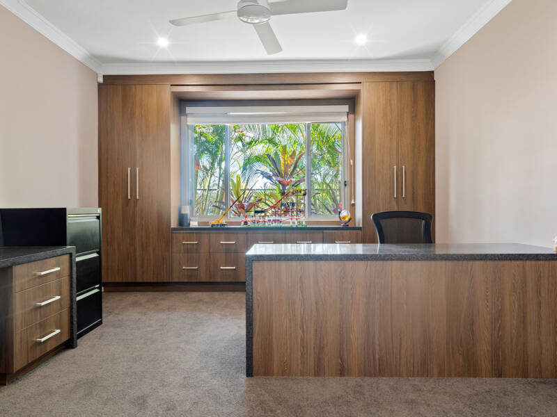 18 Pebble Beach Drive, Windaroo, QLD 4207 AUS