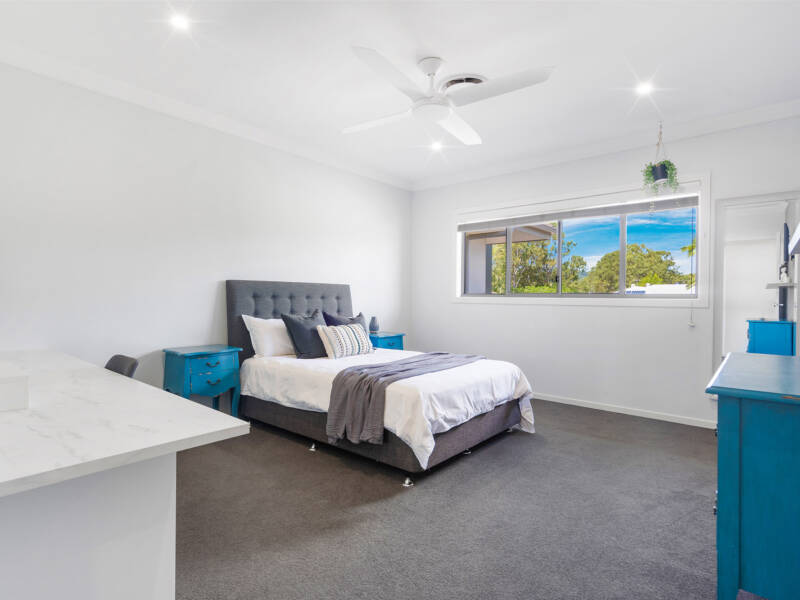 18 Pebble Beach Drive, Windaroo, QLD 4207 AUS