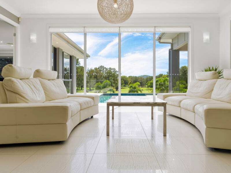 18 Pebble Beach Drive, Windaroo, QLD 4207 AUS