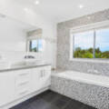 18 Pebble Beach Drive, Windaroo, QLD 4207 AUS