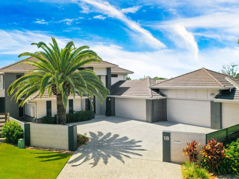18 Pebble Beach Drive, Windaroo, QLD 4207 AUS